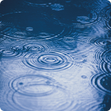 Italian idioms you can’t translate literally, piove sul bagnato - Lara Translate